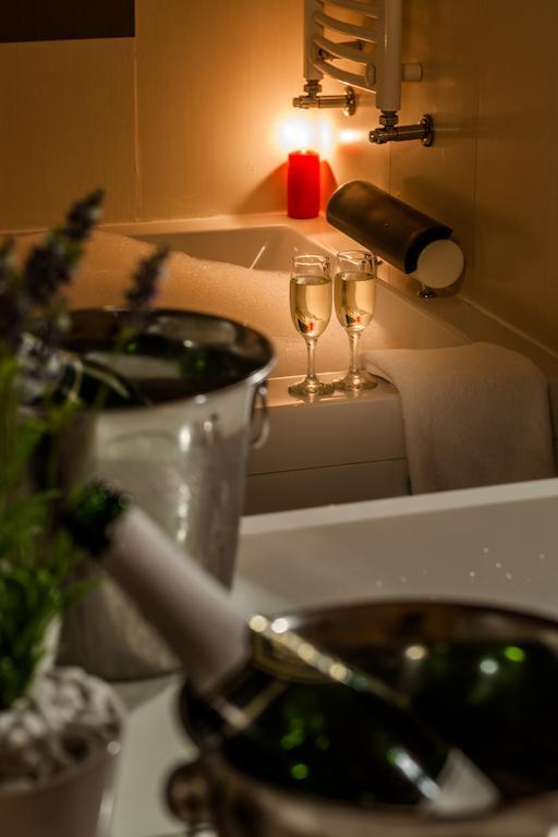 Hotel Cubix Brașov Zimmer foto