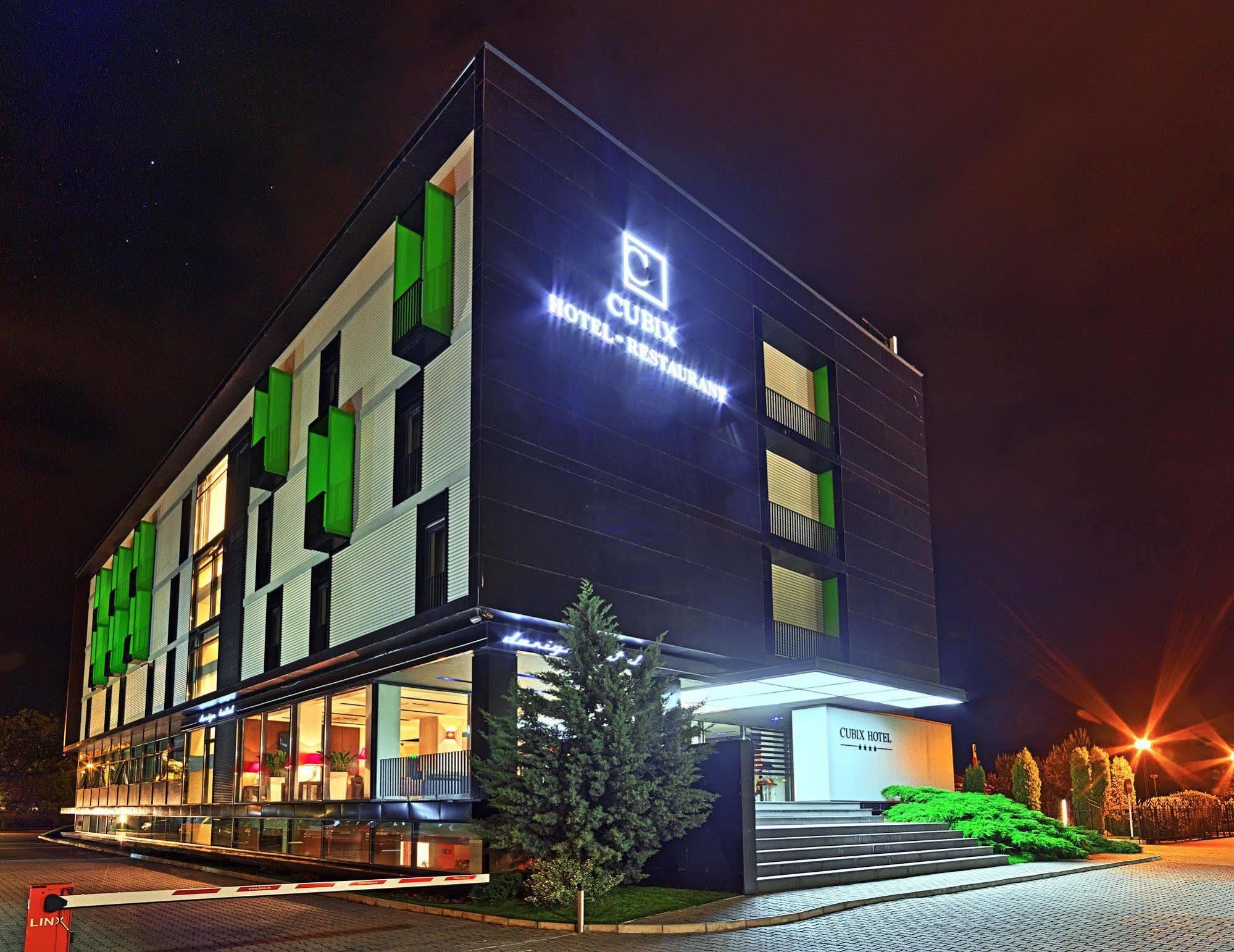 Hotel Cubix Brașov Exterior foto